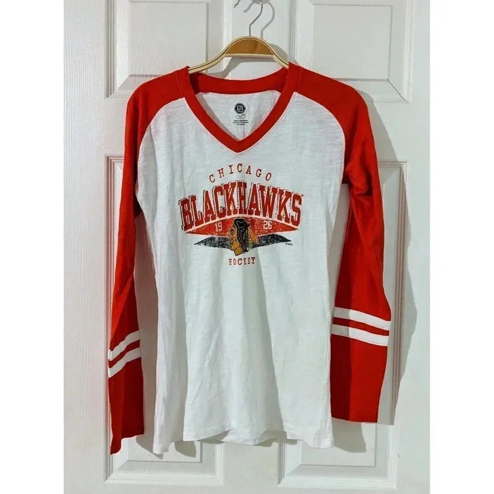 NHL Chicago Blackhawks Shirt Women Small White Red Long Sleeve Cotton Hockey NWT
